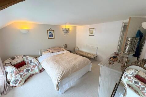 Bedroom 1d.jpg