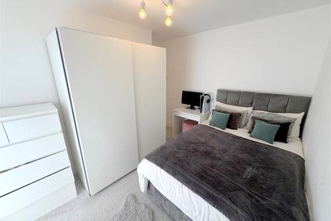 Bedroom 1c.jpg