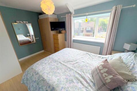 Bedroom 1c.jpg