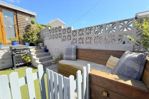 Rear Garden a.jpg