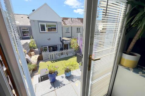 Rear Garden h.jpg