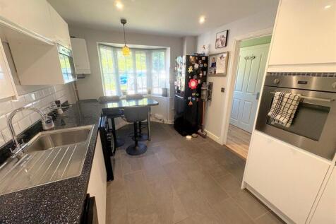 Kitchen c.jpg