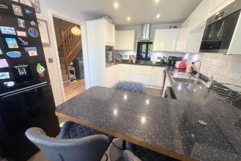 Kitchen / Breakfast Room