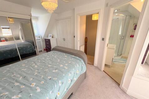 Bedroom 1d.jpg