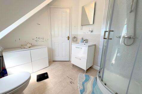 Ensuite b.jpg