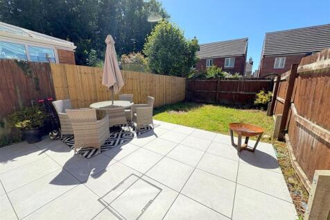Rear Garden b.jpg