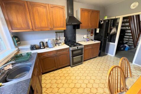 Kitchen c.jpg