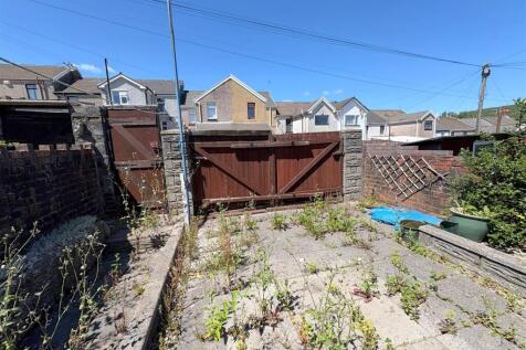 Rear Garden d.jpg