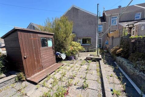 Rear Garden f.jpg