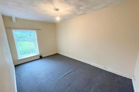 Bedroom 1a.jpg