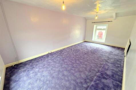 Bedroom 1a.jpg