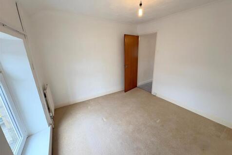 Bedroom 2c.jpg