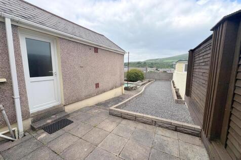 Rear Garden b.jpg