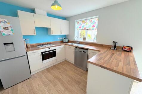 Kitchen c.jpg