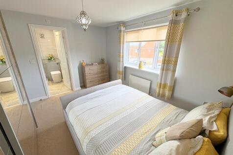 Bedroom 1d.jpg