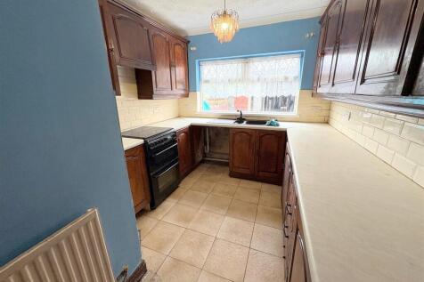 Kitchen c.jpg