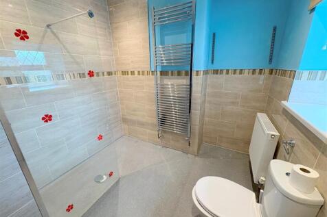 Shower Room a.jpg