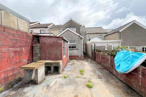 Rear Garden b.jpg