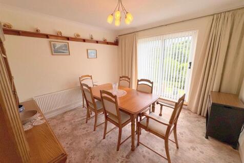 Dining Room a.jpg