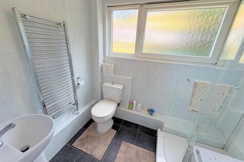 Shower Room a.jpg