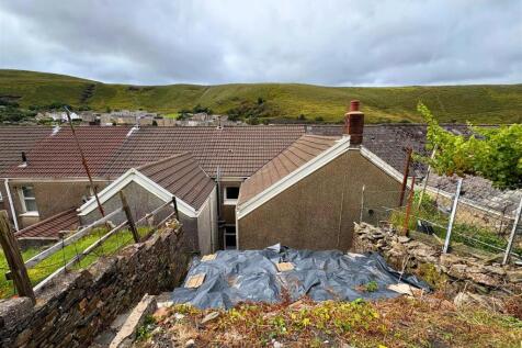 Rear Garden f (edit).jpg