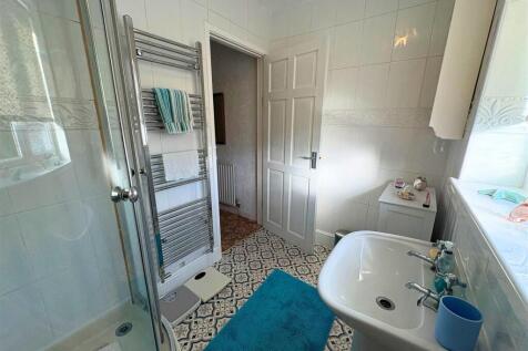 Shower Room c (edit).jpg