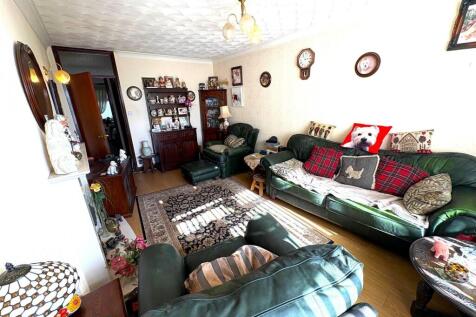 Lounge a.jpg