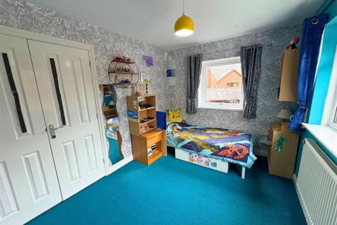 Bedroom 3a (edit).jpg