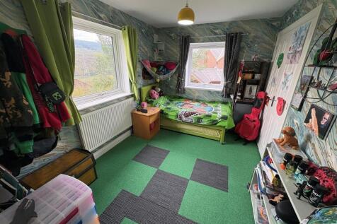 Bedroom 4a.jpg