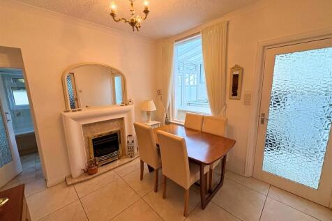 Dining Room a (edit).jpg