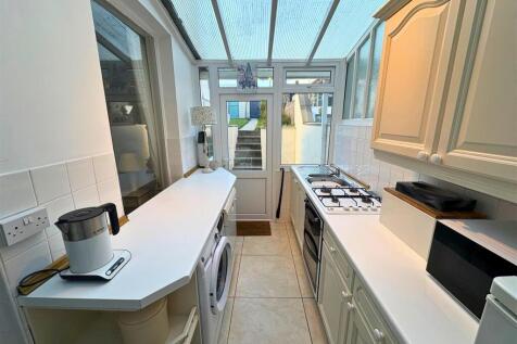 Kitchen / Lean-to