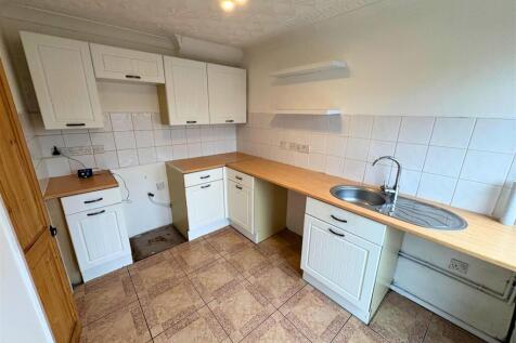 Kitchen a (edit).jpg