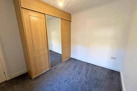 Bedroom 2a (edit).jpg