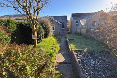 Rear Garden f (edit).jpg