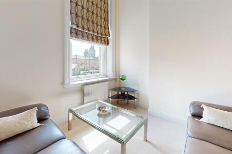 28-Buckden-Court-Living-Room.jpg