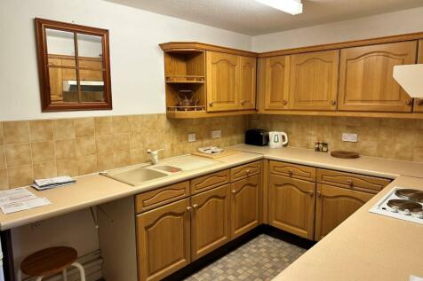 Kitchen 1.jpg