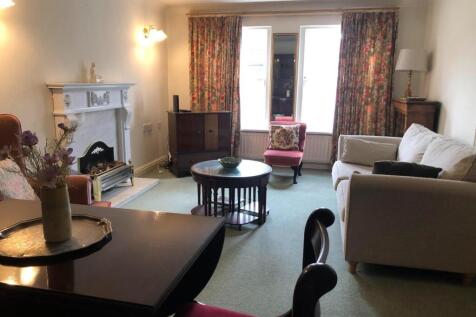 Living Room2.jpeg