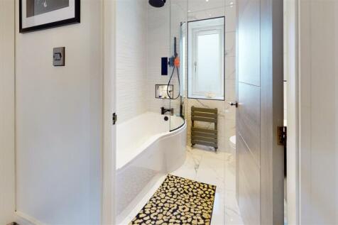 Ilkley-Hall-Mews-Bathroom.jpg