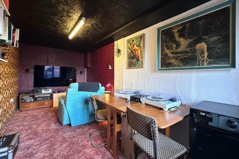 second lounge 1.jpg