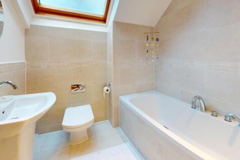 Hollingwood-Park-Bathroom.jpg