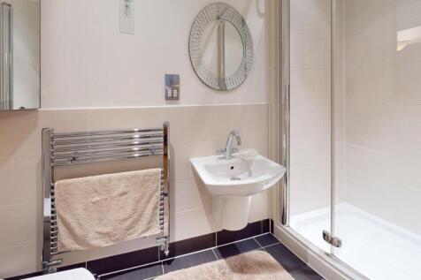 Hollingwood-Park-Bathroom 1.jpg