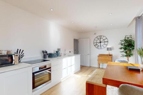 Flat-2-38-Boroughgate-KITCHEN.jpg