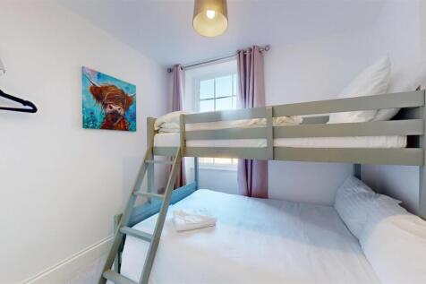 Flat-2-38-Boroughgate-BEDROOM-2.jpg