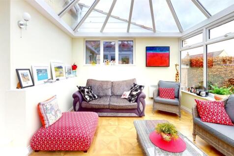 Craigmore-Drive-Living-Room.jpg