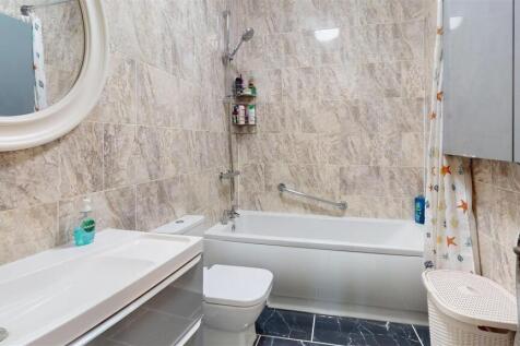 Craigmore-Drive-Bathroom.jpg