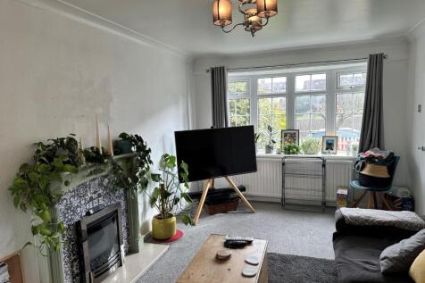 Lounge 1.jpg