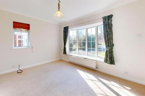 9-Newall-Hall-Park-Bedroom.jpg
