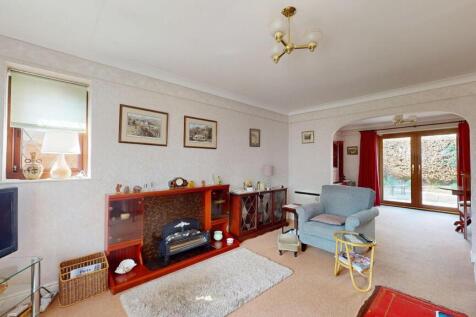 2-Arthington-Lawns-04032025_220559.jpg