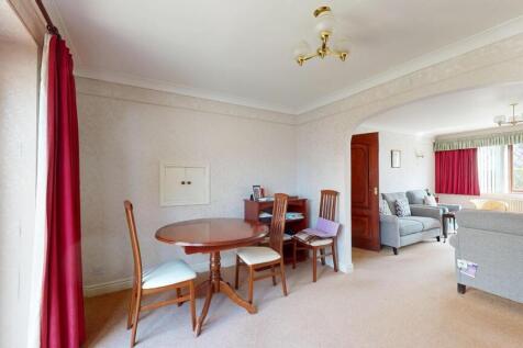 2-Arthington-Lawns-04032025_220824.jpg