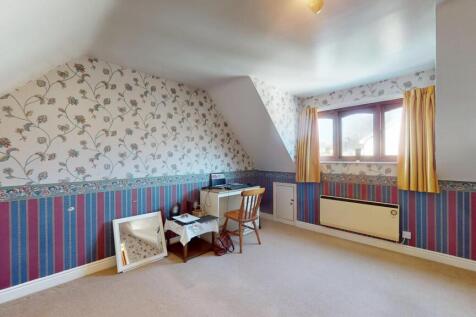 2-Arthington-Lawns-04032025_221321.jpg